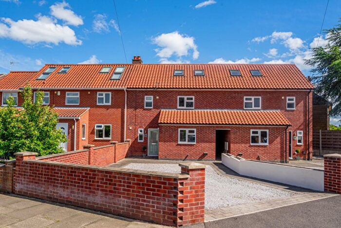 3 Bedroom Town House For Sale In Beech Avenue, Bishopthorpe, York, YO23