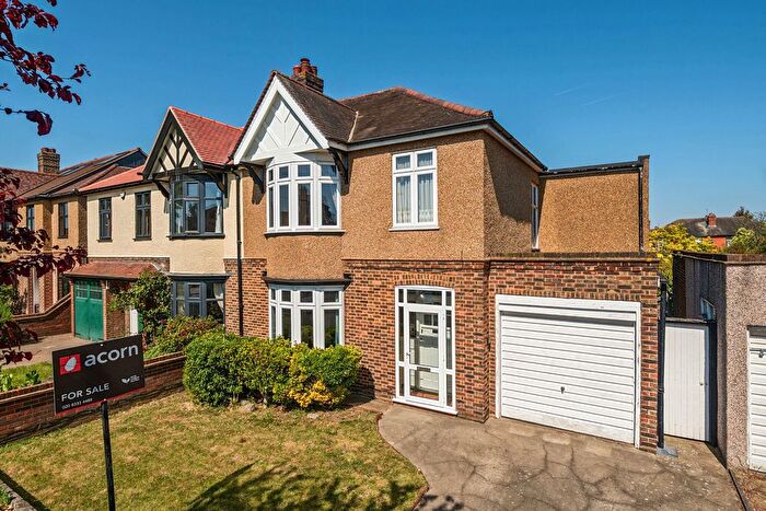3 Bedroom Semi-Detached House For Sale In Callander Road, London, SE6