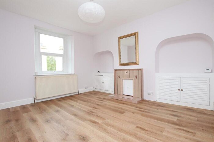 1 Bedroom Flat To Rent In Windsor Place, Bath, BA1