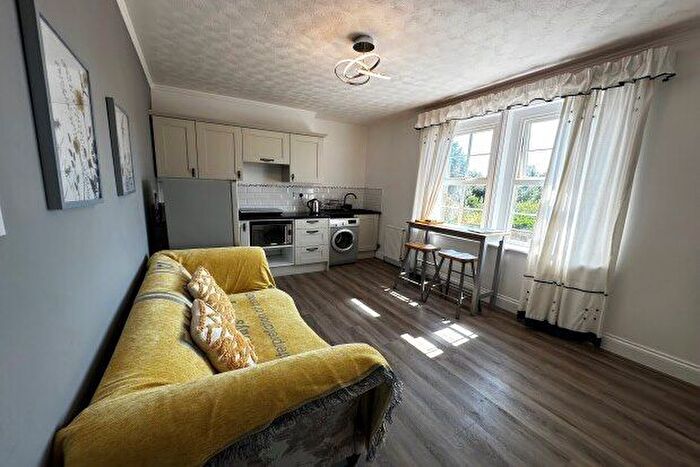 1 Bedroom Flat To Rent In Nettlestone, Seaview, PO34