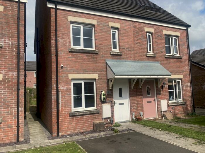 3 Bedroom Semi-Detached House To Rent In Maes Pedr, Johnstown, SA31