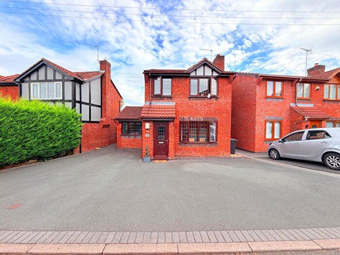 3 Bedroom Detached House For Sale In Orford Rise, Galley Common, CV10