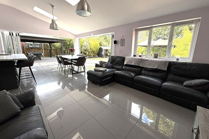 4 Bedroom Detached House For Sale In Stradbroke Road, NR33