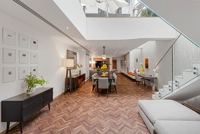 4 Bedroom Town House To Rent In Cheval Place, Knightsbridge, London, United Kingdom, SW7