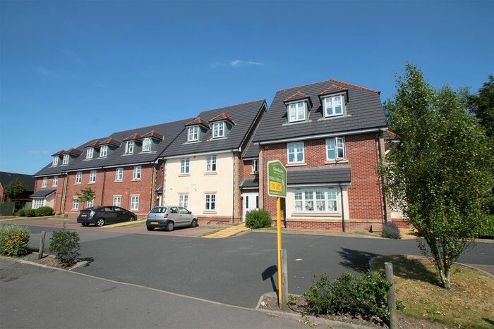 2 Bedroom Flat To Rent In Greenside Court, Coppice Road, Walsall Wood WS9