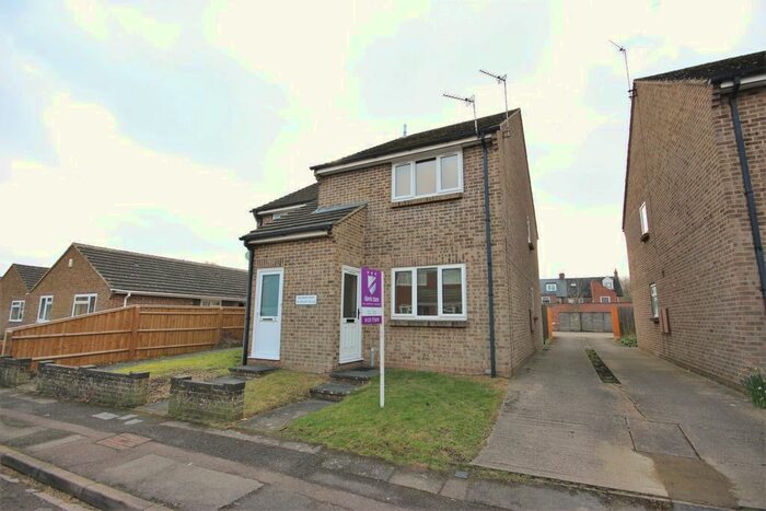 1 Bedroom Flat To Rent In Segsbury Road, Wantage, Oxfordshire, OX12