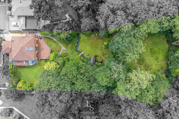 5 Bedroom Detached House For Sale In Poole Close, Bramhall, SK7