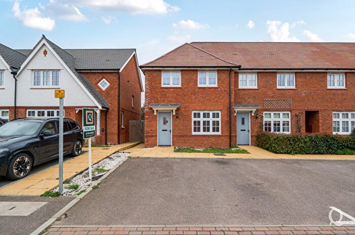 3 Bedroom End Terrace House For Sale In Parrett Avenue, Sittingbourne, Kent, ME10