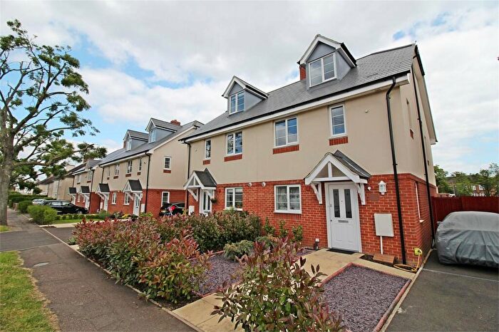 3 Bedroom Semi-Detached House To Rent In Clarkes Road, Hatfield, AL10