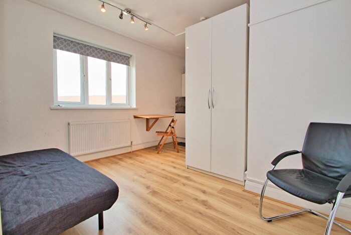 Studio To Rent In Dominion Parade, Station Road, Harrow, HA1