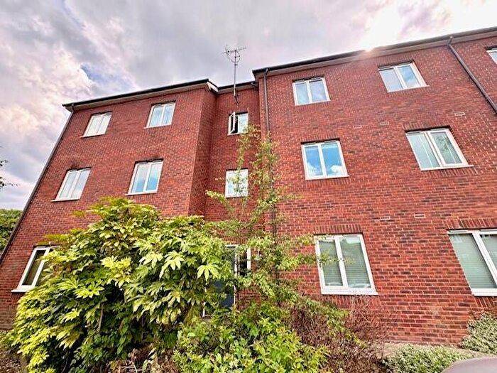 2 Bedroom Apartment To Rent In Mill Court, Radcliffe, M26