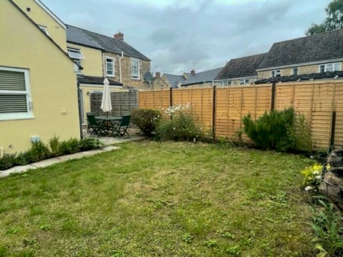 3 Bedroom Terraced House To Rent In The Crofts, Witney, OX28