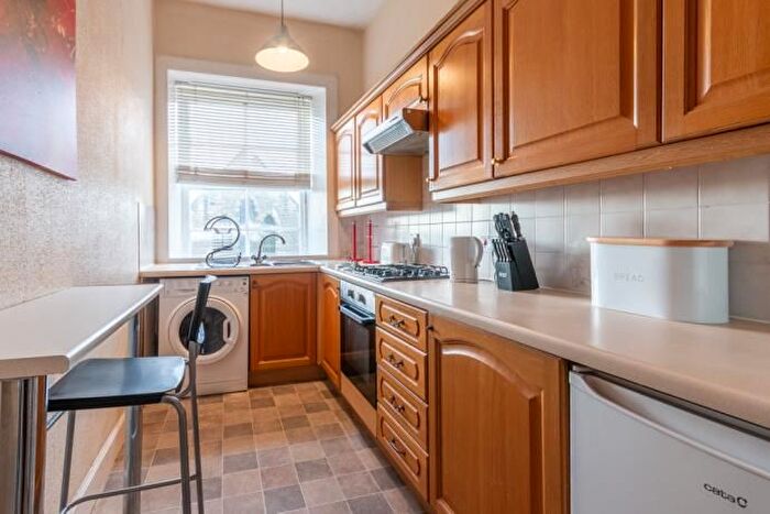 3 Bedroom Flat To Rent In Madeira Street, Edinburgh, EH6