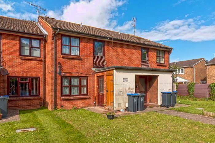 1 Bedroom Ground Flat To Rent In Poplar Road, Worthing, BN13