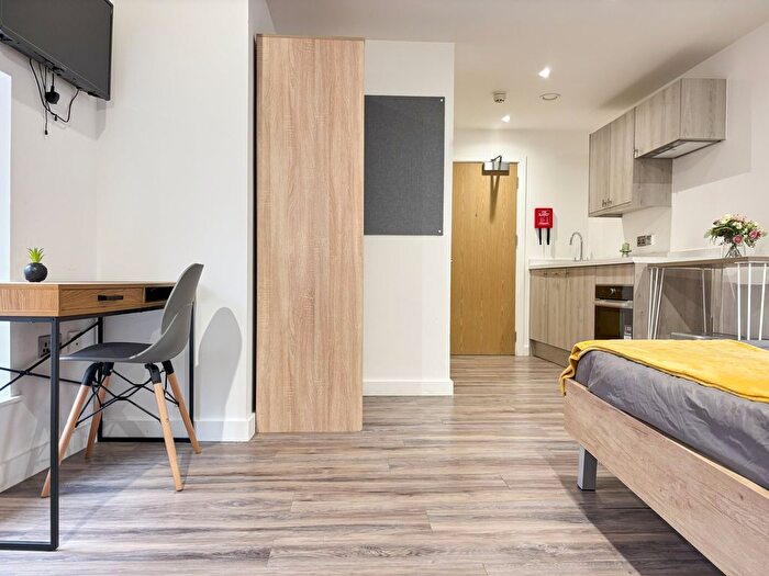 1 Bedroom Flat To Rent In College Green, Bristol, BS1