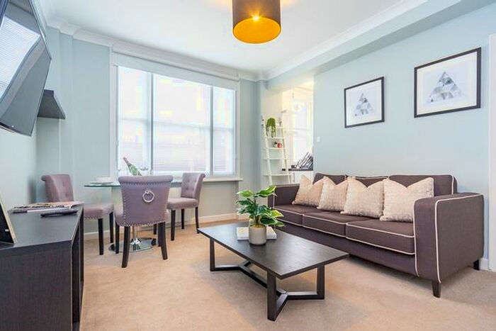 1 Bedroom Flat To Rent In Hill Street, London, W1J