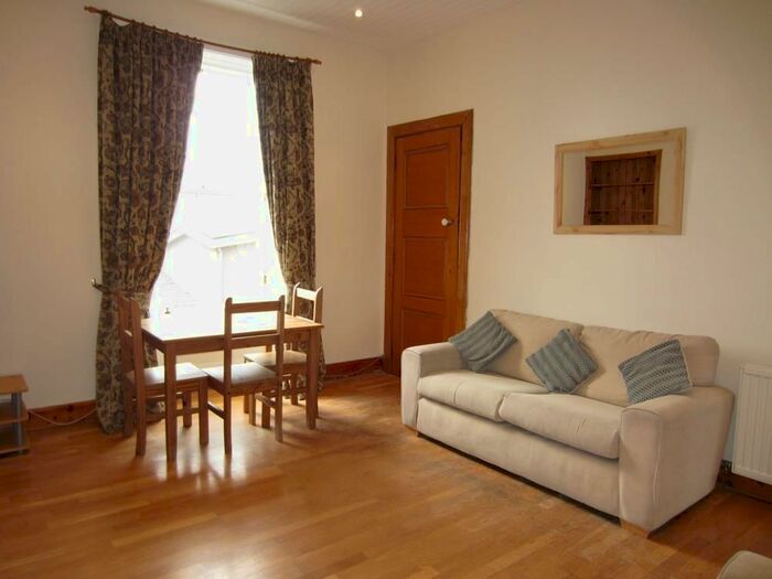 2 Bedroom Flat To Rent In Forest Road, First Floor Whole, AB15