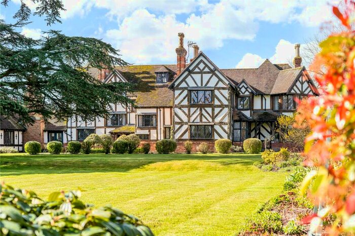 6 Bedroom Detached House For Sale In The Green, Stratford-upon-avon, CV37