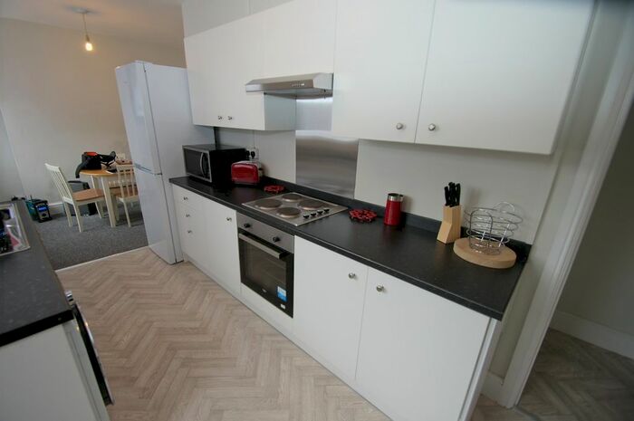 1 Bedroom Flat To Rent In Enfield Road, Ellesmere Port, Cheshire., CH65