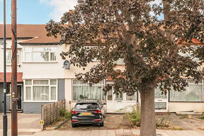 3 Bedroom Property To Rent In Sherwood Avenue, Streatham, SW16