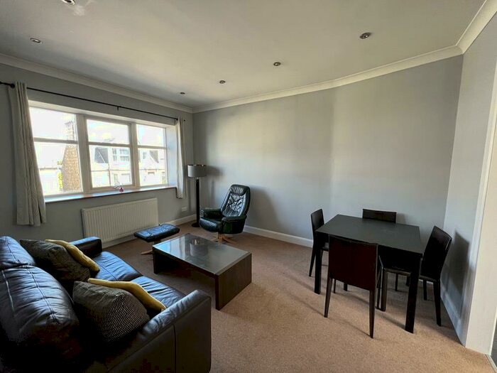 2 Bedroom Flat To Rent In Rosemount Place, First Floor, AB25