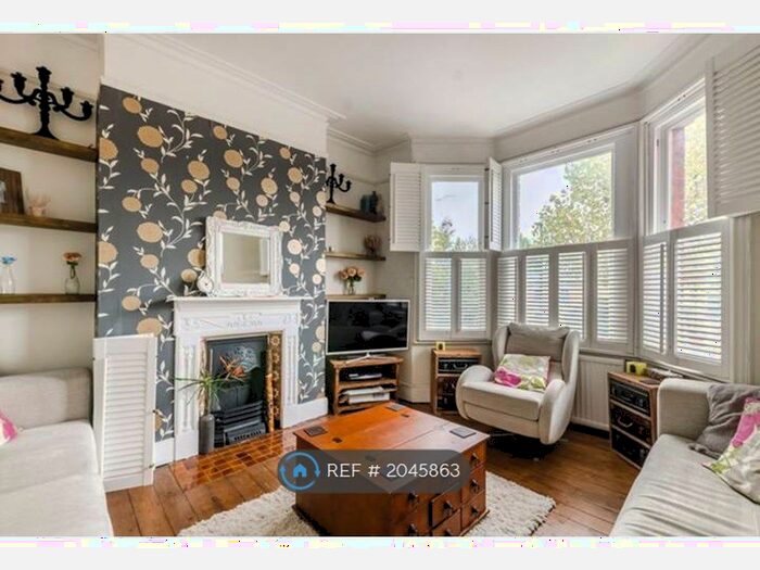 2 Bedroom Maisonette To Rent In Greenford Avenue, London, W7