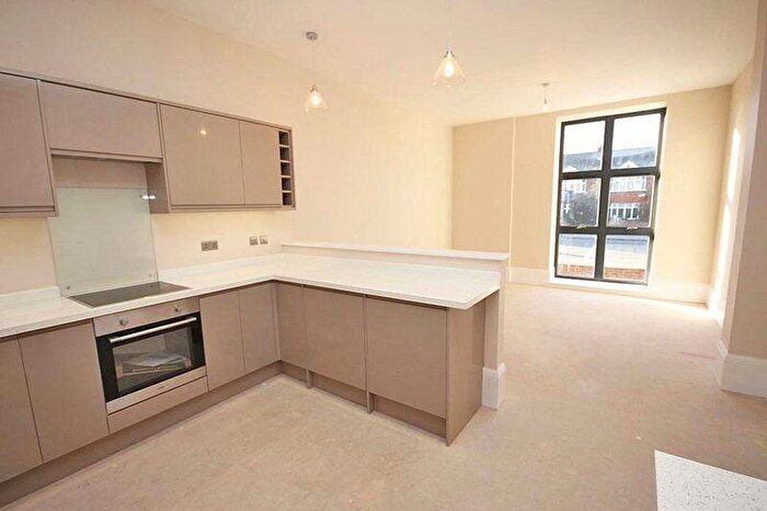 2 Bedroom Flat To Rent In Farringford House, Grimsby Road, Cleethorpes, DN35