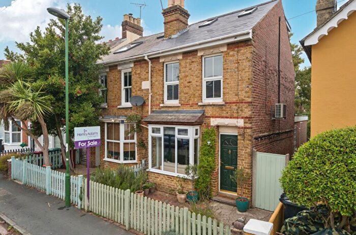 3 Bedroom Semi-Detached House For Sale In Grove Road, Chichester, PO19