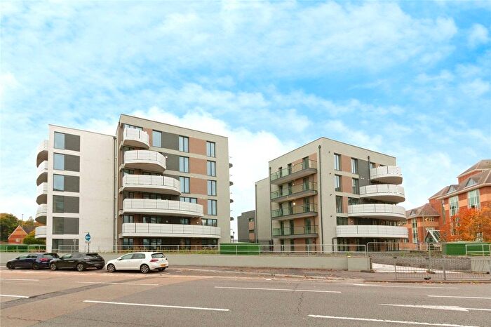 2 Bedroom Flat For Sale In Farnborough Road, Farnborough, Hampshire, GU14