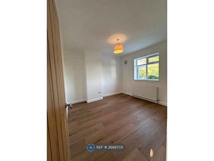 3 Bedroom Terraced House To Rent In Northover, Bromley, BR1