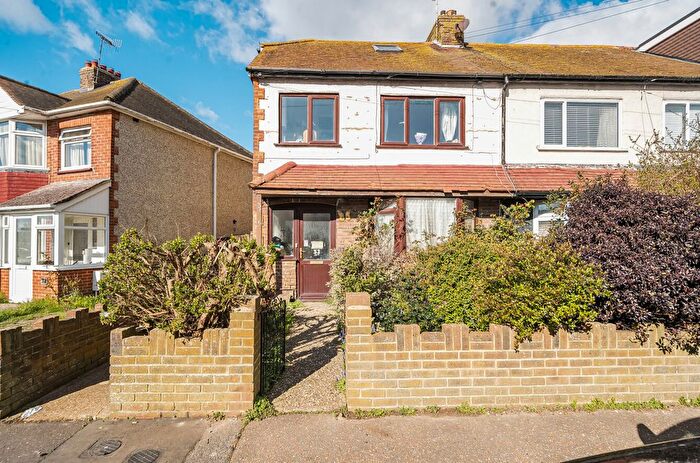 2 Bedroom Flat For Sale In Annweir Avenue, Lancing, West Sussex, BN15