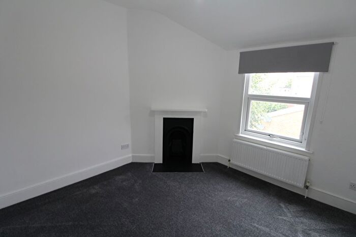 2 Bedroom Flat To Rent In St James's Road, Gravesend, DA11