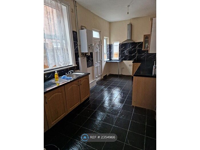 4 Bedroom Semi-Detached House To Rent In Coventry Road, Yardley, Birmingham, B25