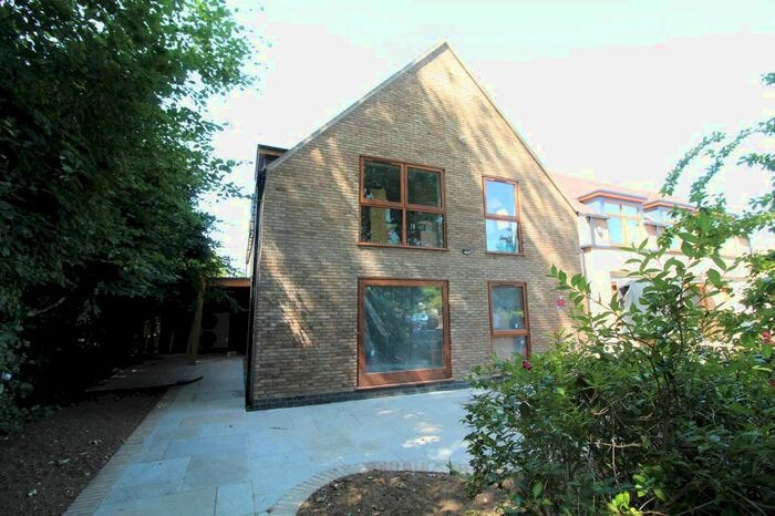 1 Bedroom Flat To Rent In Highworth Avenue, Cambridge, CB4