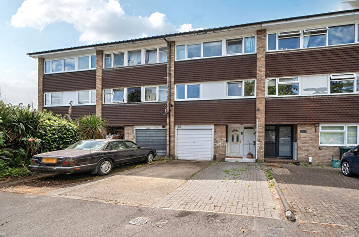 4 Bedroom Terraced House For Sale In Bedster Gardens, West Molesey, Surrey, KT8