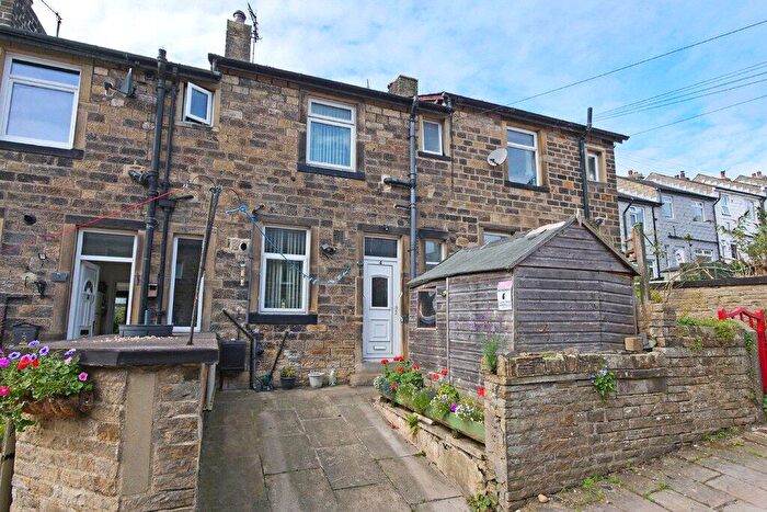 2 Bedroom Terraced House For Sale In Lodge Street, Glusburn, Crosshills, BD20