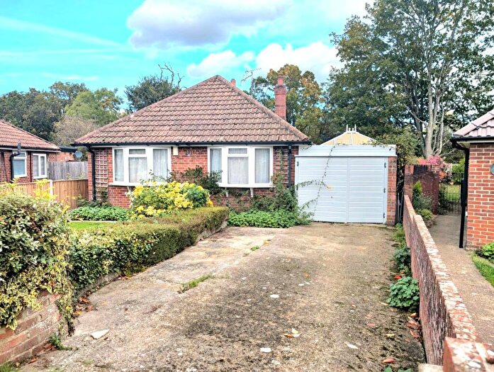 2 Bedroom Bungalow For Sale In Kinross Road, Totton, Southampton, Hampshire, SO40