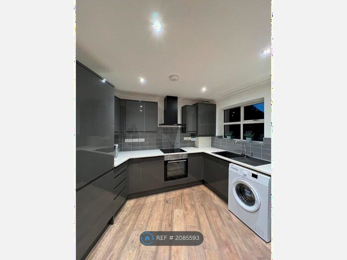 1 Bedroom Flat To Rent In Lammas Street, Carmarthen, SA31