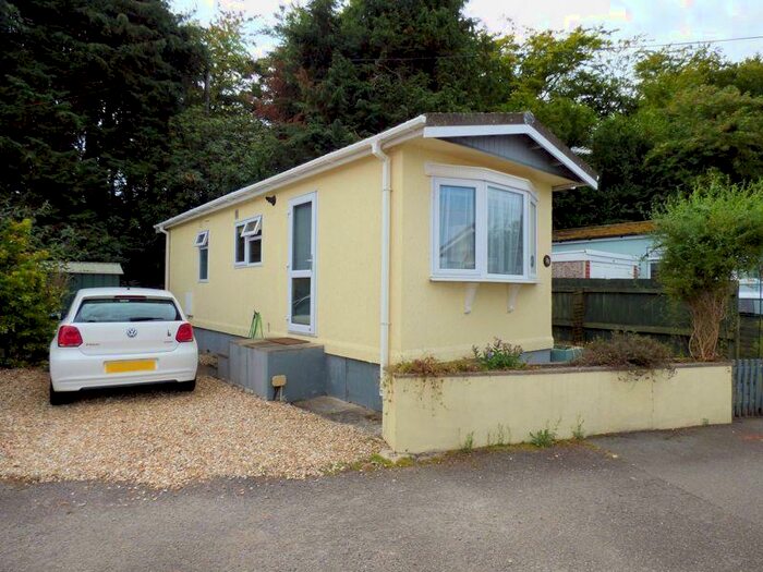 1 Bedroom Park Home For Sale In Coxpark, Gunnislake, PL18