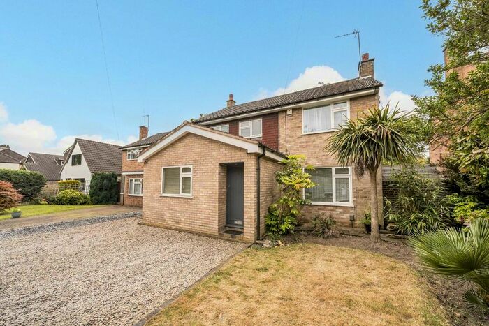 4 Bedroom Detached House To Rent In Burtons Road, Hampton Hill, Hampton, TW12