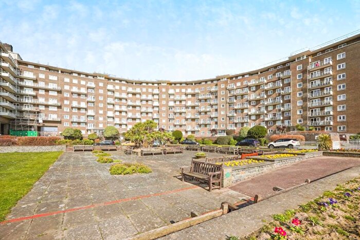 3 Bedroom Flat For Sale In The Gateway, Dover, Kent, CT16