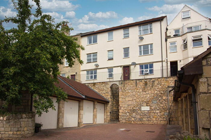 2 Bedroom Flat For Sale In Chilton Road, Bath, BA1