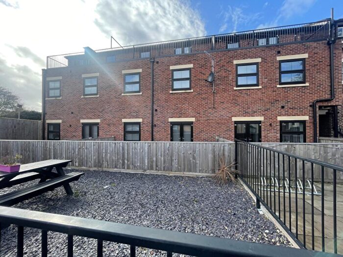 1 Bedroom Flat To Rent In Station Terrace, - Waltons Parade, Preston, PR1