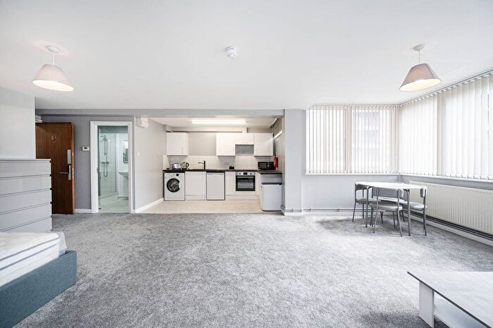 Studio To Rent In Whitechapel Road, Whitechapel, London, E1