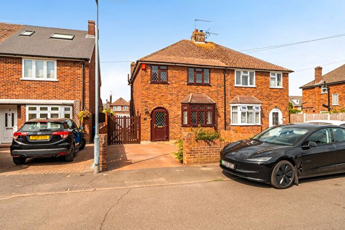 3 Bedroom Semi-Detached House To Rent In Queens Road, Eton Wick, Windsor, SL4