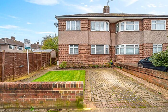 2 Bedroom Maisonette For Sale In Glanville Road, Bromley, BR2