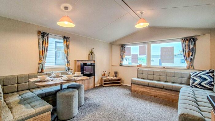 2 Bedroom Park Home For Sale In Polperro Holiday Park, PL13