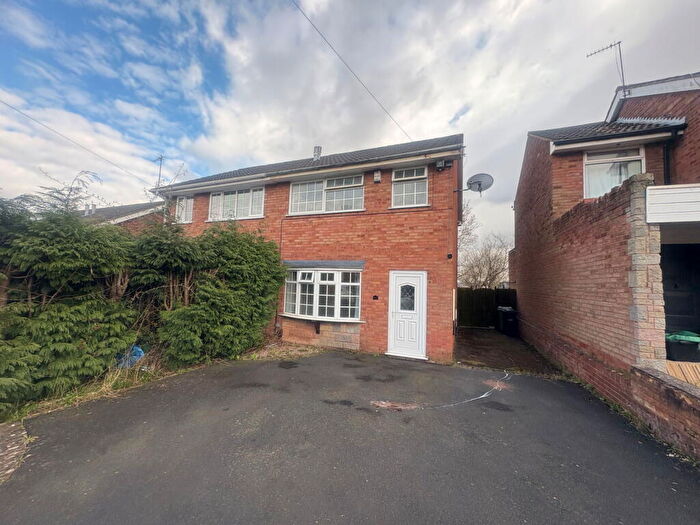 3 Bedroom Semi-Detached House To Rent In Ragees Road, Kingswinford, DY6