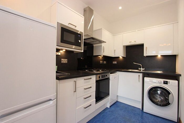 2 Bedroom Flat To Rent In Hotspur Street, Kelvinside, Glasgow, G20
