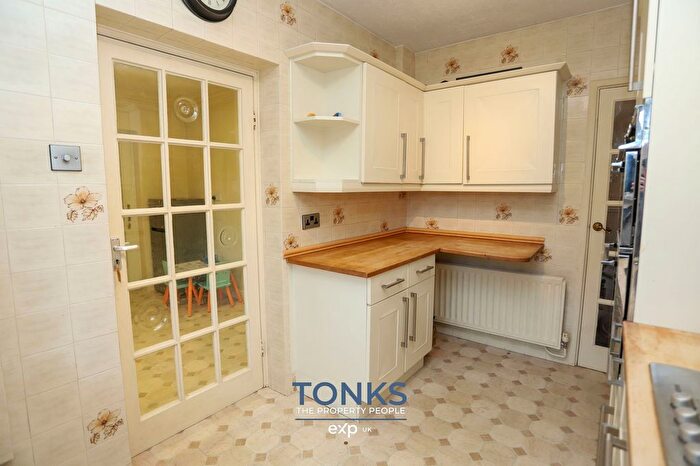 3 Bedroom Detached House For Sale In Hiplands Road, Halesowen, B62